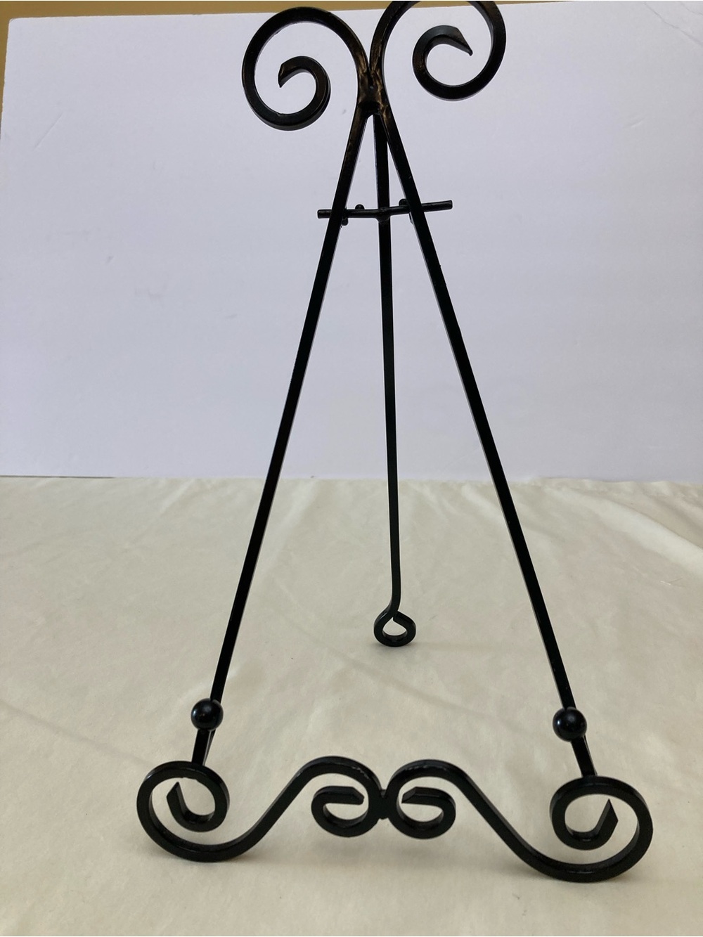 Black Decorative Metal Easel Stand